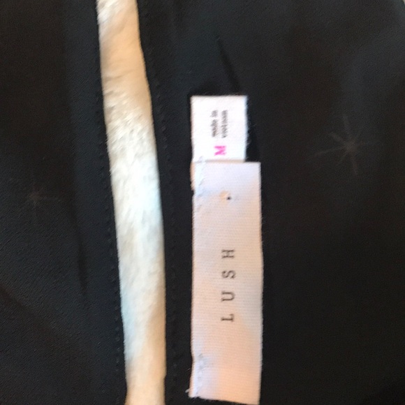 Lush strapped shell/Cami type blouse - Picture 4 of 7